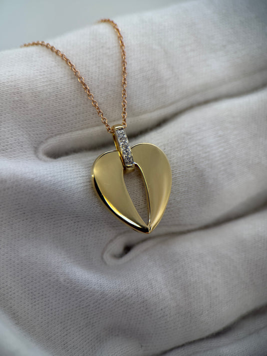 18K Hjärtdesign Guldhänge med Diamanter – 2.3g