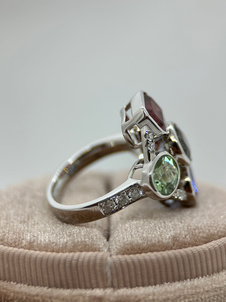 Klusterring i 18K Vitguld med Turmalin, Tanzanit & Diamanter