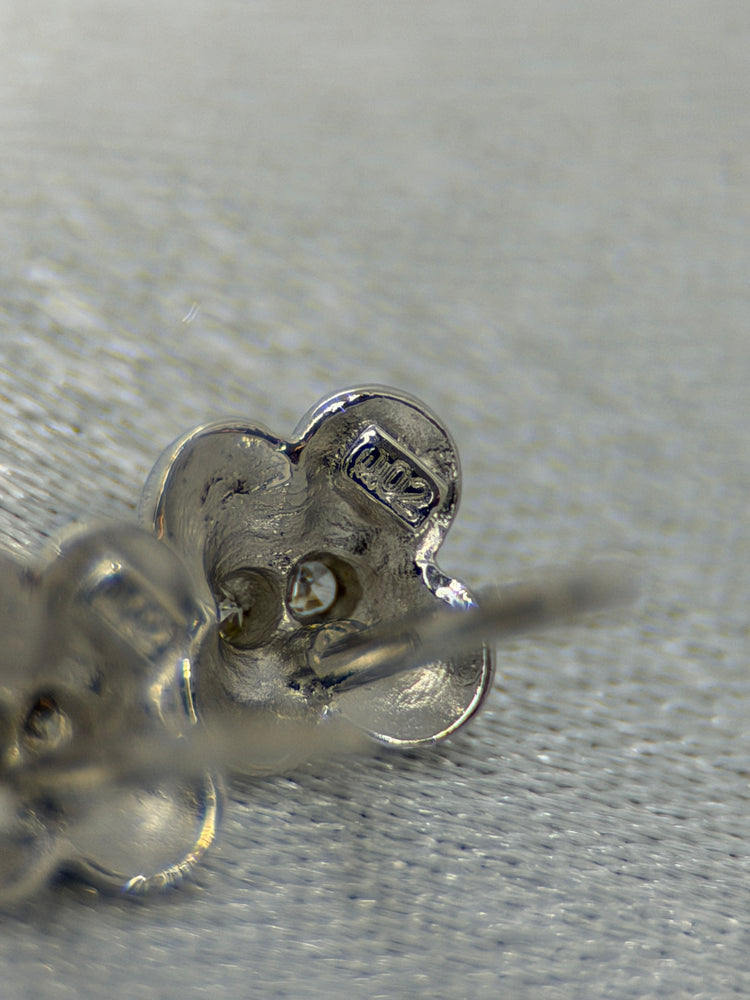 18K Quatrefoil Diamond Earstuds – 0.02 ct, 1.2g