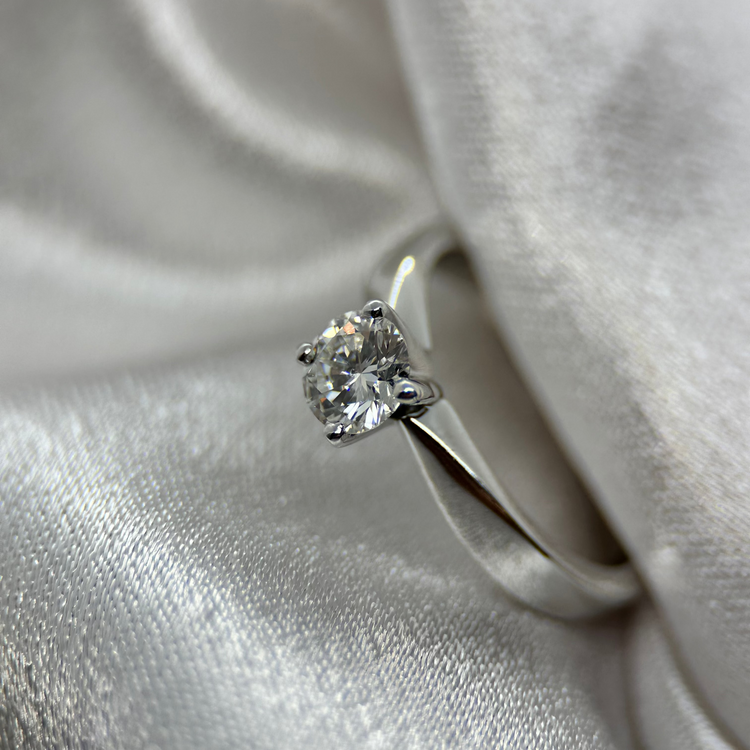 18K Enstensring 0.58 ct TWVS