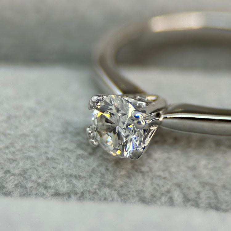 18K Enstensring 0.37 ct TWVS