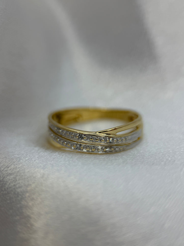 18K Gold and Diamond Ring – Size 49.5