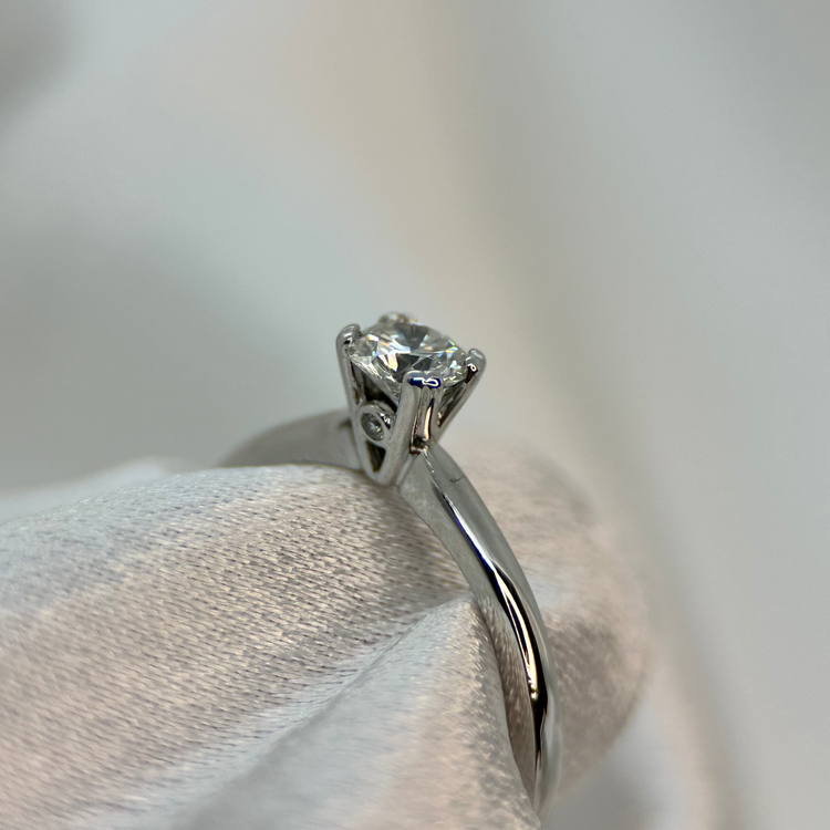 18K Enstensring 0.37 ct TWVS