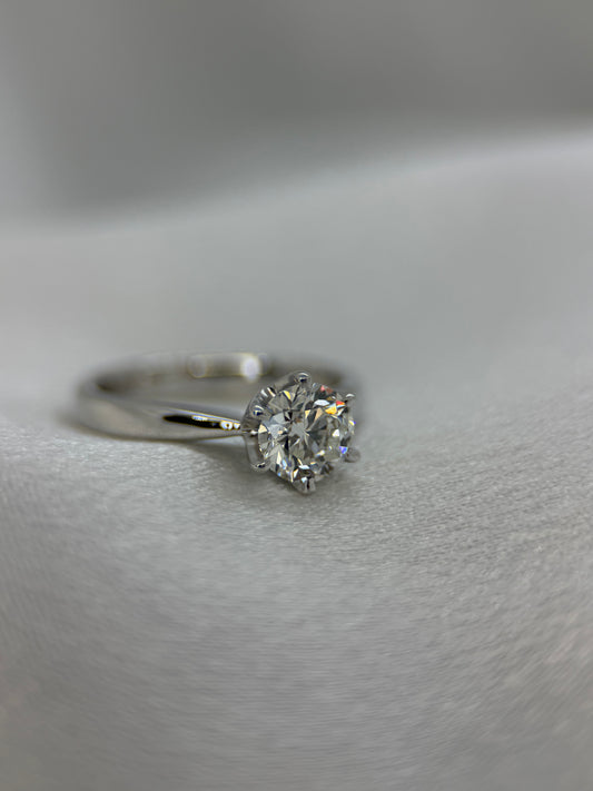 18K Solitaire Diamond Ring – 0.90 ct, Size 49