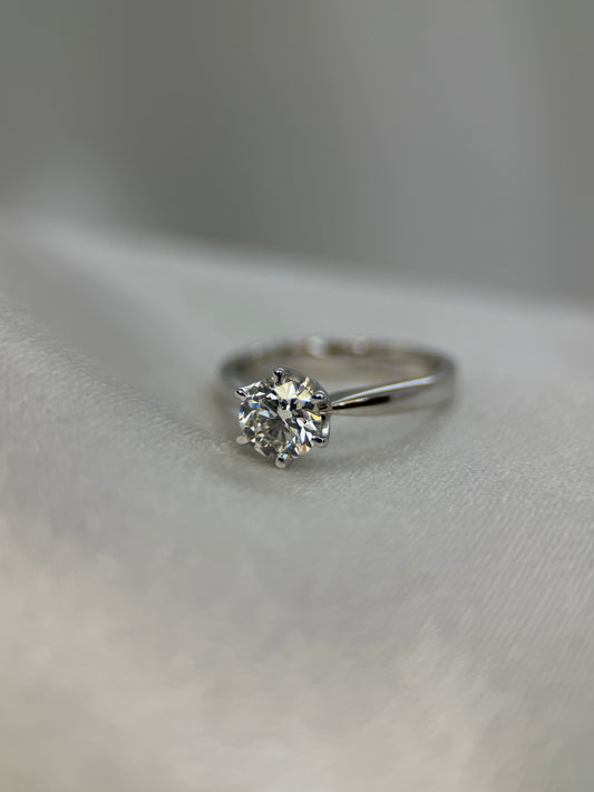 18K Solitaire Diamond Ring – 0.90 ct, Size 49