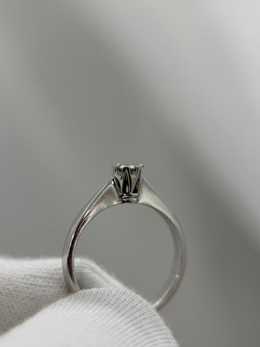 18K Solitärring med diamant – 0.08 ct, Storlek 48.5