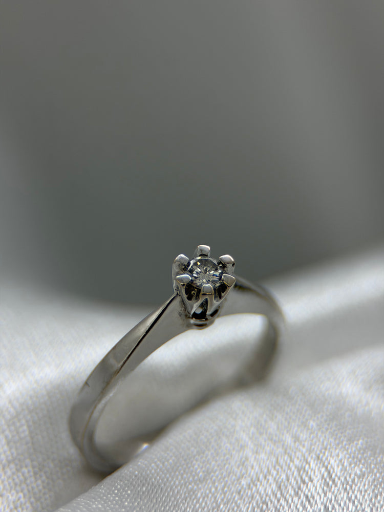 18K Solitärring med diamant – 0.08 ct, Storlek 48.5