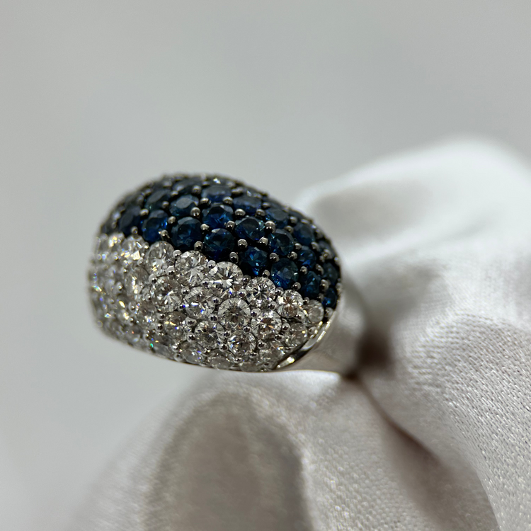 18K Cocktaliring med Diamanter och Safirer