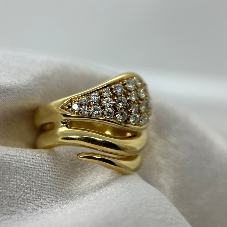 18k 'Snake' Ring med Diamanter
