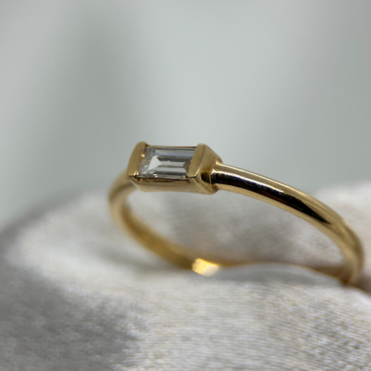 18K Diamantring med Baguetteslipad Diamant 0.20 ct