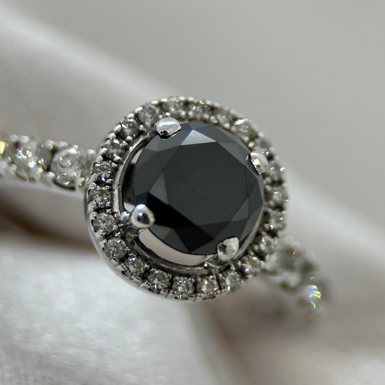 18K Halo-ring med Svart Diamant