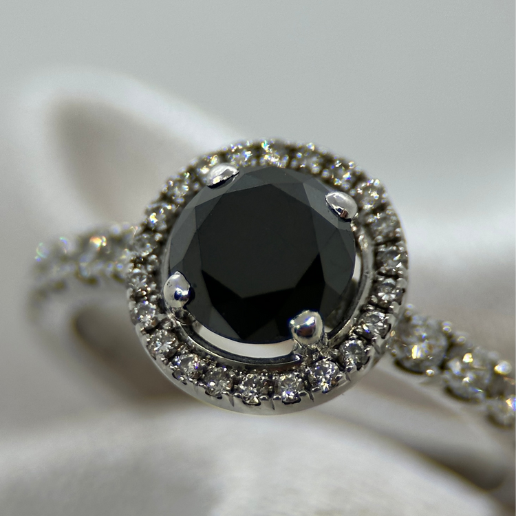 18K Halo-ring med Svart Diamant