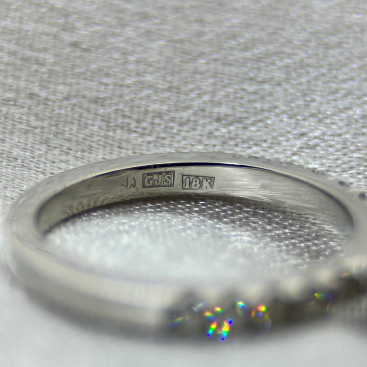 18K Halo-ring med Svart Diamant