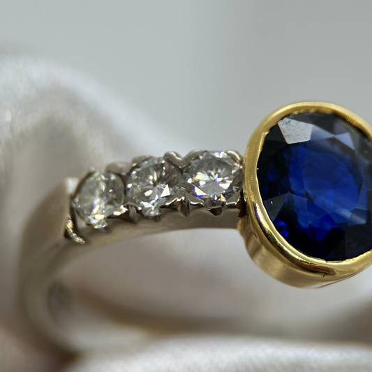 18K Safir Ring med Diamanter