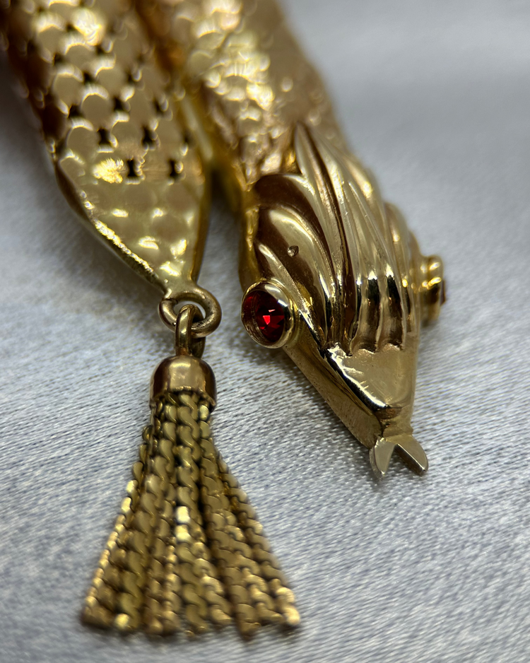 Halsband i Orm-design med Röda Stenar