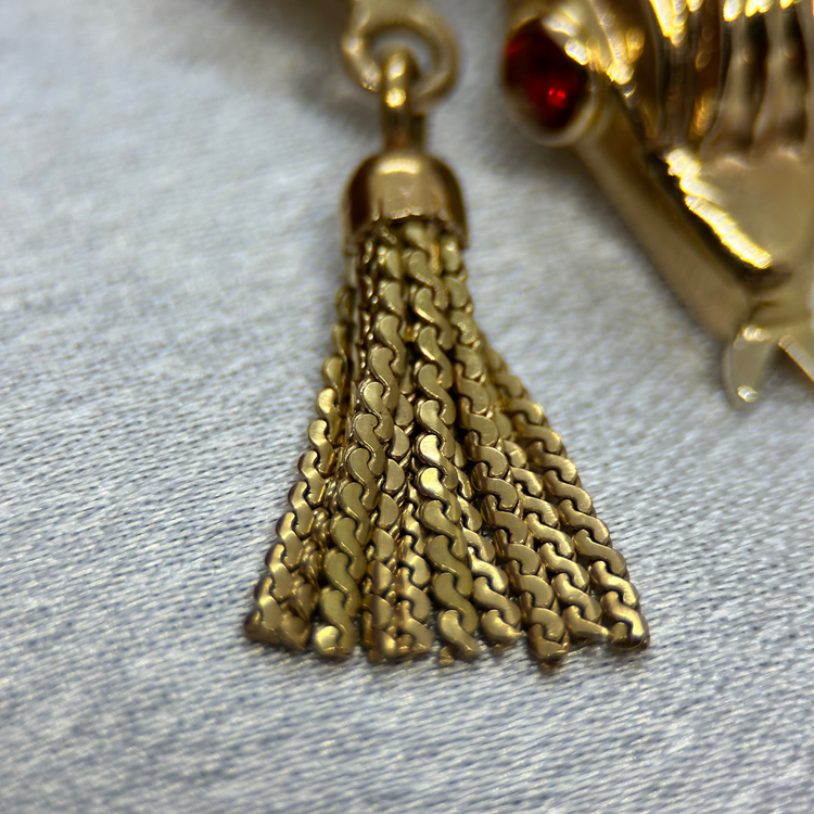 Halsband i Orm-design med Röda Stenar