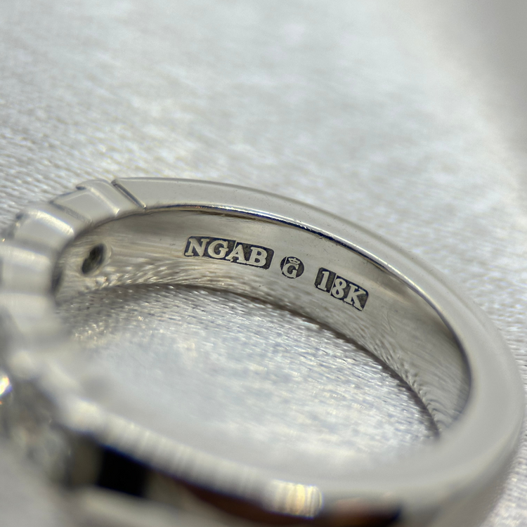 18K CB Design Ring med Flanders Slipade Diamanter