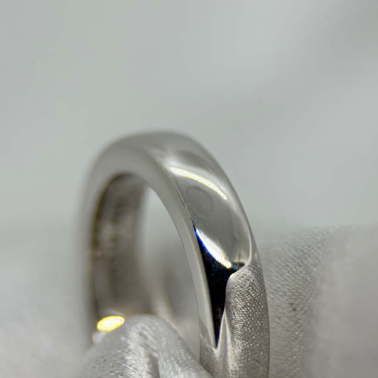 18K CB Design Ring med Flanders Slipade Diamanter
