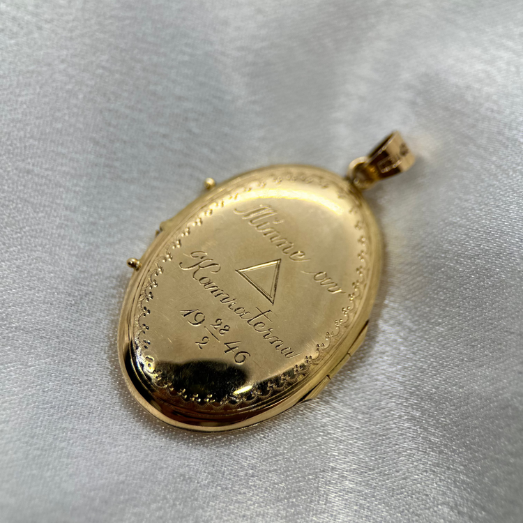 18K Medaljonghänge med Graverad Text