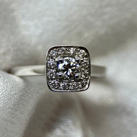 18K Diamantring i Klusterdesign