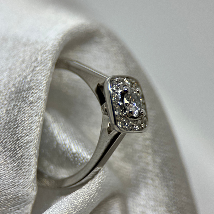 18K Diamantring i Klusterdesign