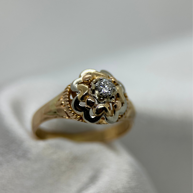 18K Diamantring i Blomsterdesign