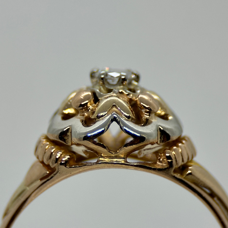 18K Diamantring i Blomsterdesign