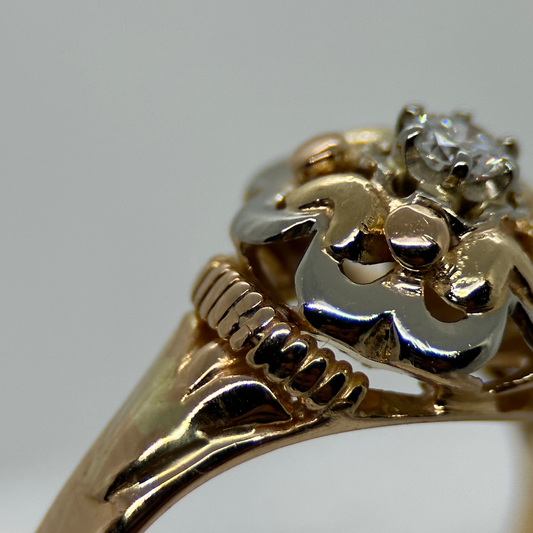 18K Diamantring i Blomsterdesign