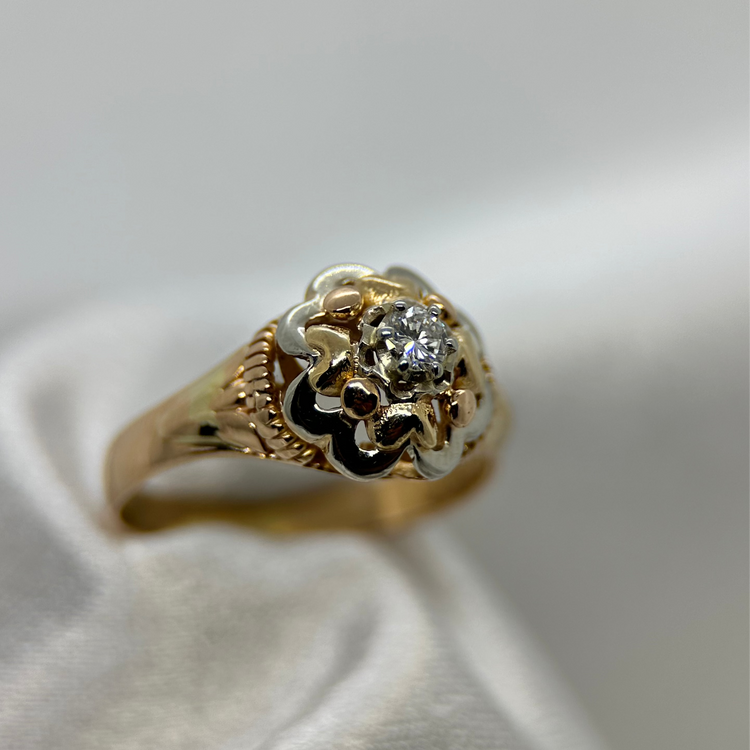 18K Diamantring i Blomsterdesign
