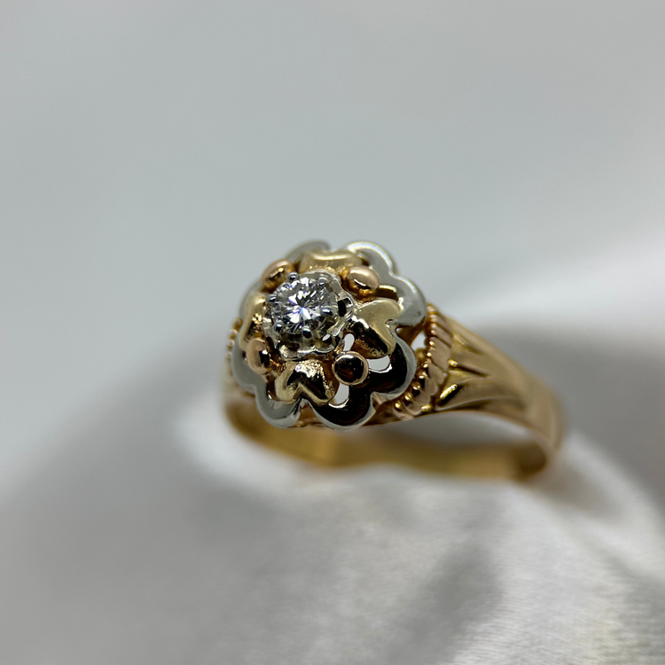 18K Diamantring i Blomsterdesign
