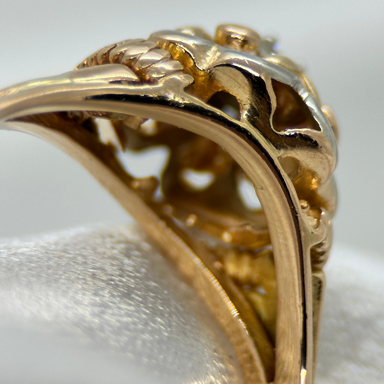 18K Diamantring i Blomsterdesign
