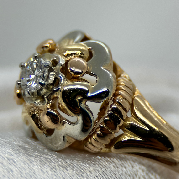 18K Diamantring i Blomsterdesign