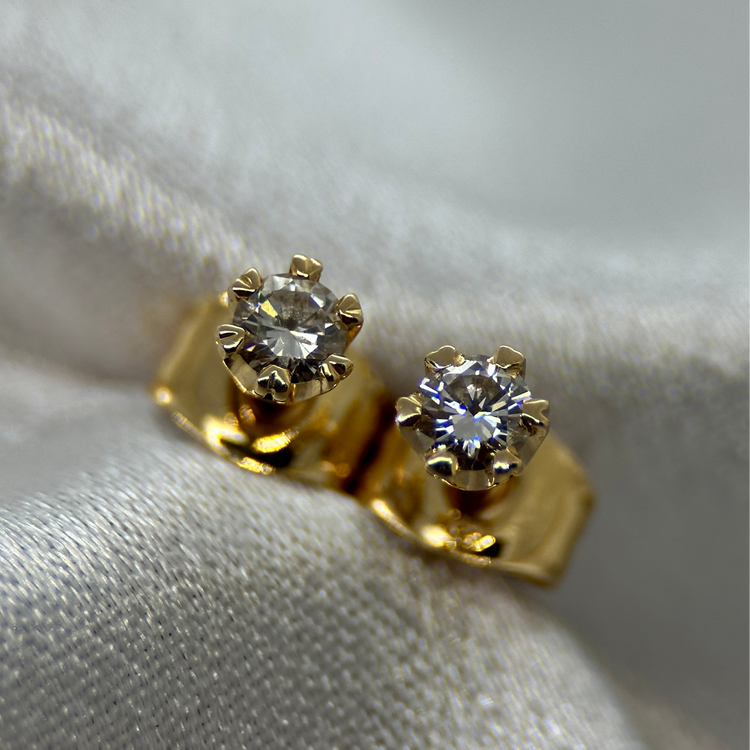 18K Jarl Sandin Diamantörhängen med sex klor