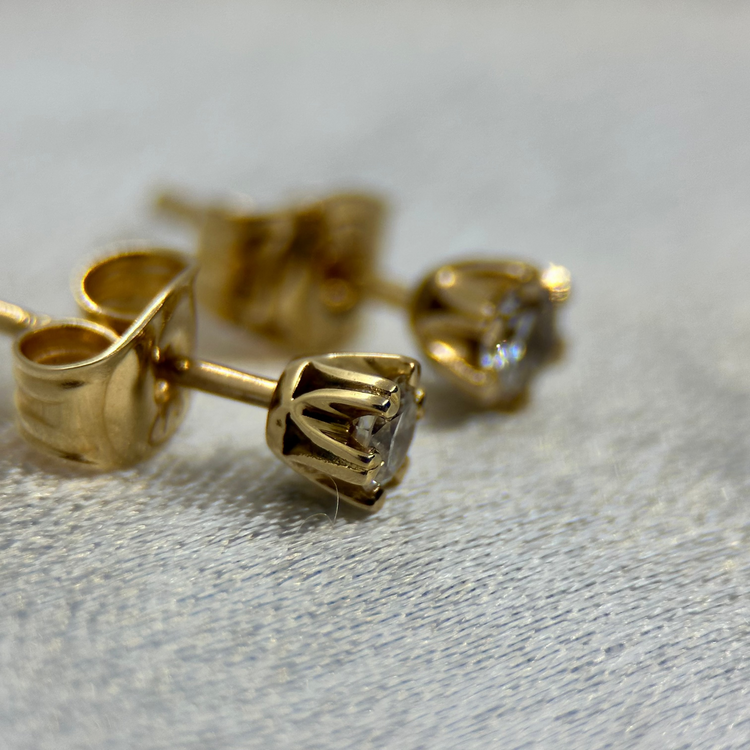 18K Jarl Sandin Diamantörhängen med sex klor