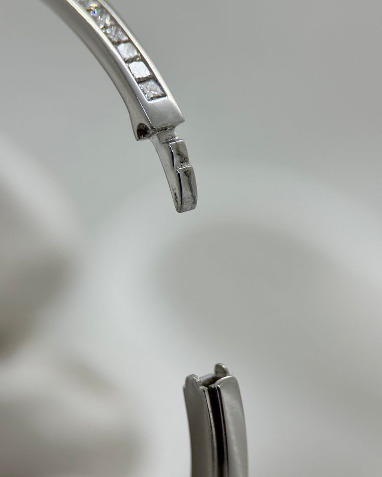 18K Armring med Prinsesslipade Diamanter