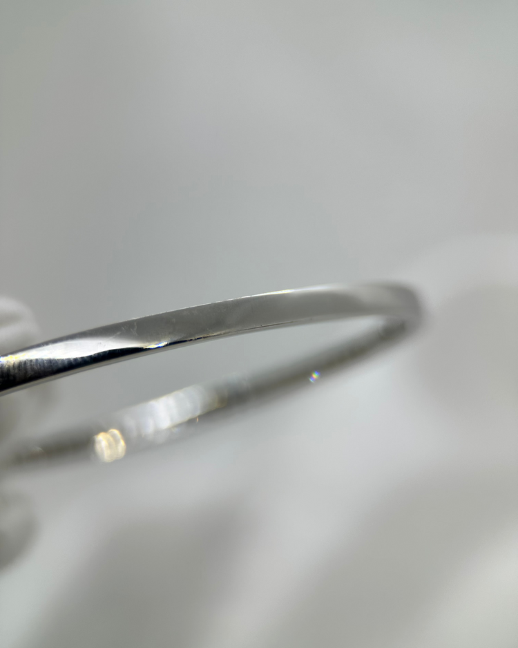 18K Armring med Prinsesslipade Diamanter