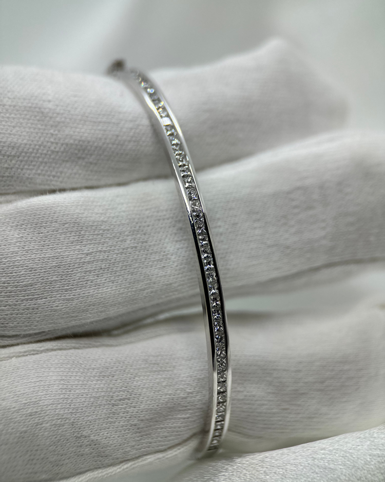 18K Armring med Prinsesslipade Diamanter