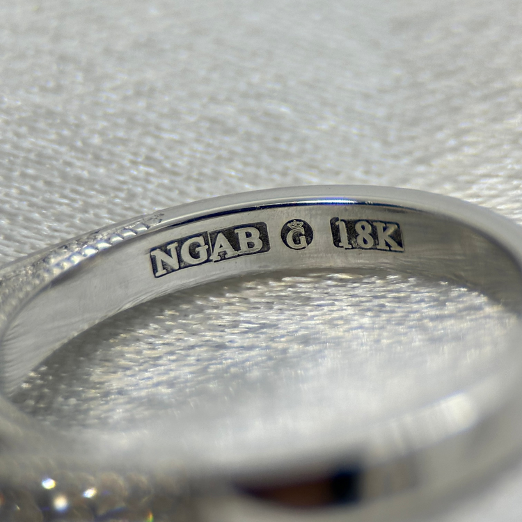 18K Diamantring med milgriffe-detaljer