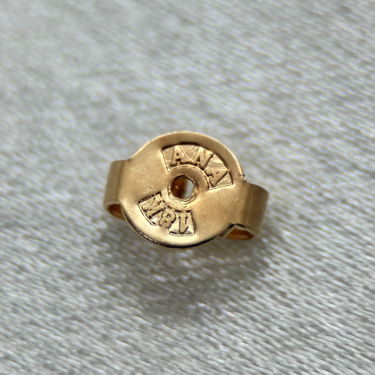 18K Guldörhängen med Tofsdesign