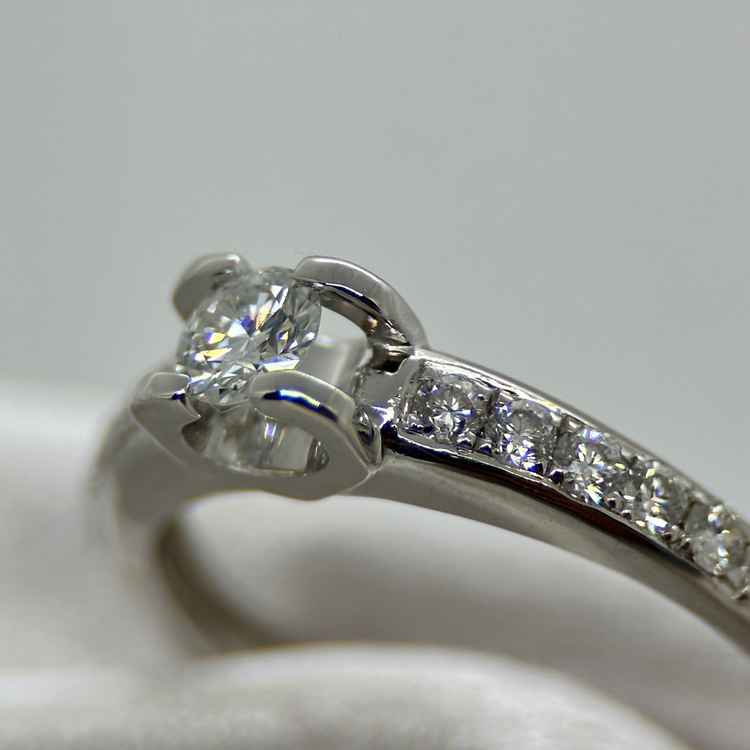 14K Diamantring med Briljantslipade Diamanter 0.65 ct