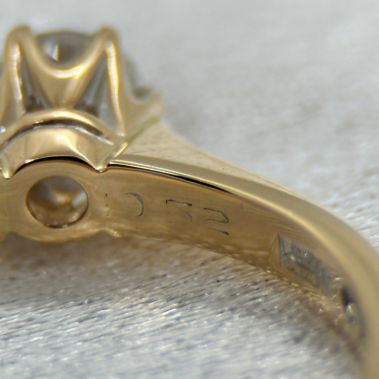 18K Enstensring med Briljantslipad Diamant 0.52 ct