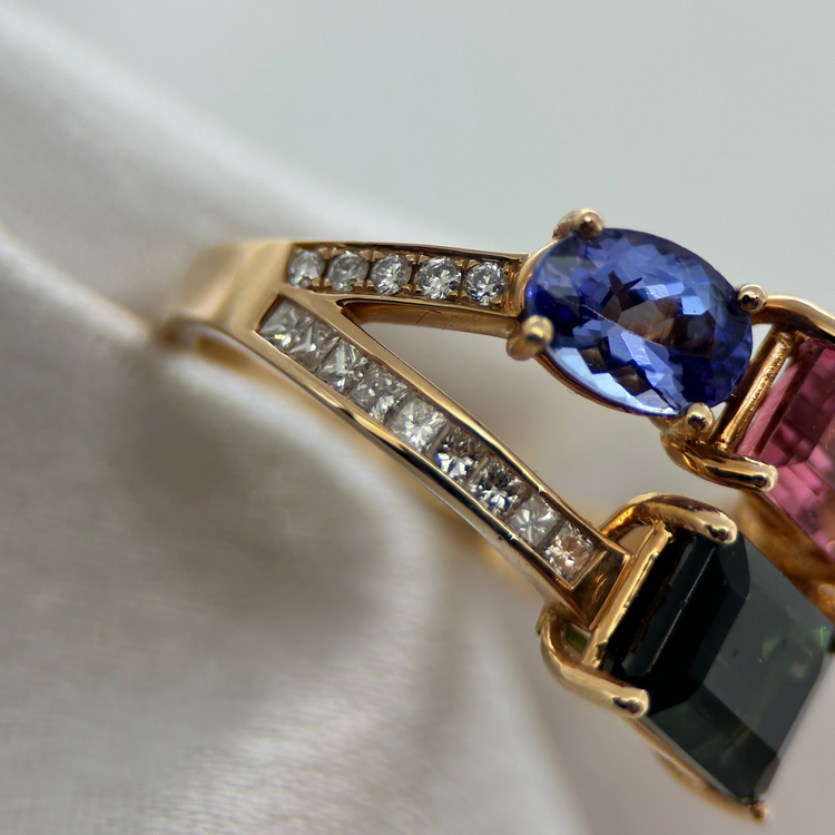 18K Cocktailring med turmaliner, tanzanit och diamanter – Emerald & Co