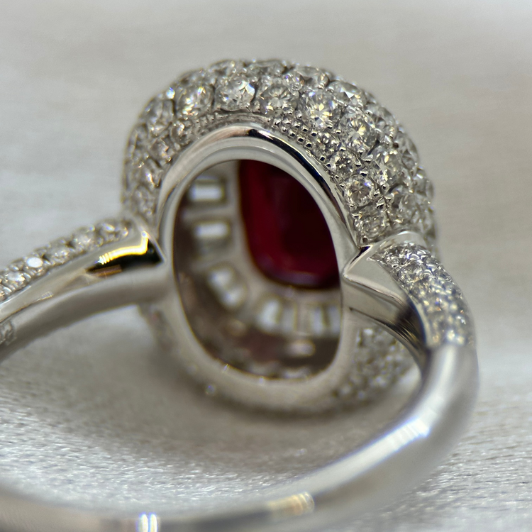 18K Rubin och Diamantring 2.19 ct