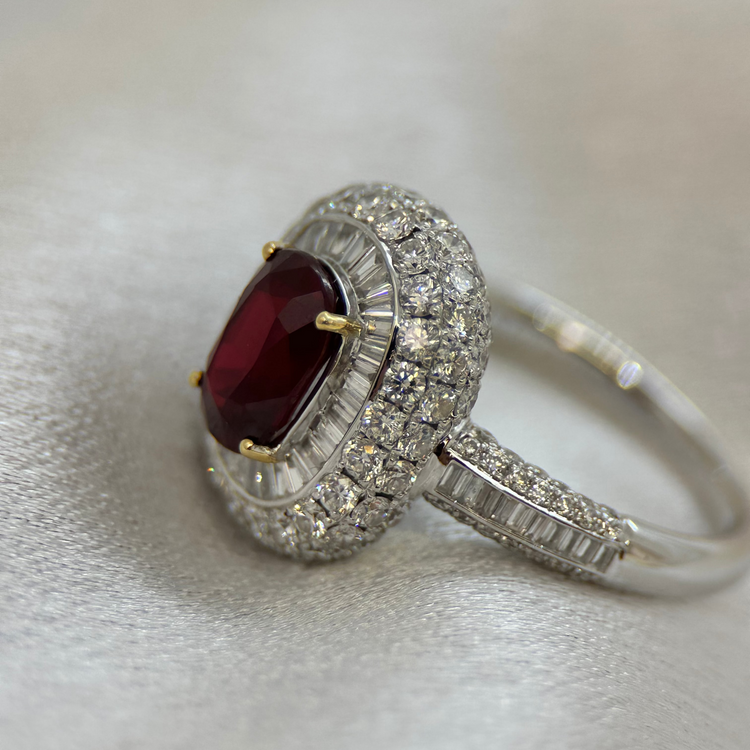 18K Rubin och Diamantring 2.19 ct