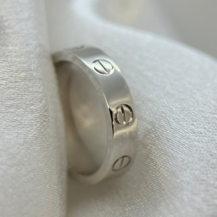 Cartier LOVE-ring med diamant, liten modell i 18K vitguld