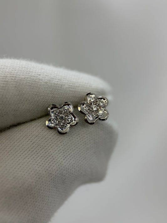 18K Diamantörhängen – Blomma, 0.06 ct