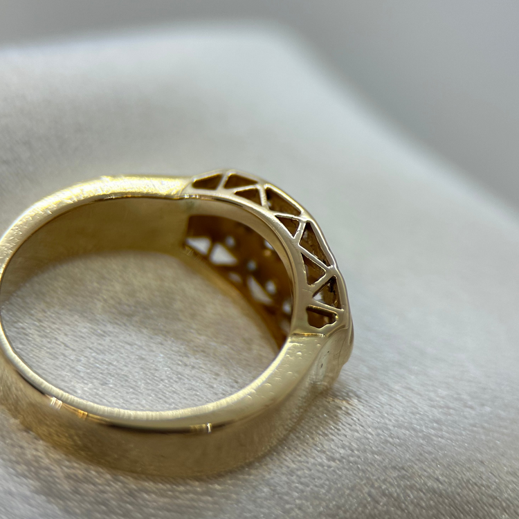 18K Diamantring navetteformad, 0.80ct