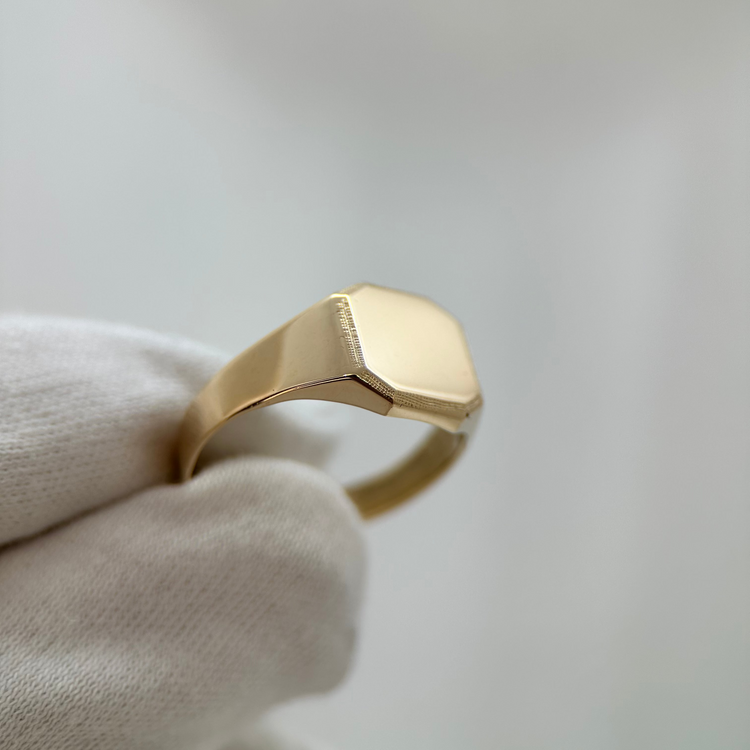 18K Vintage Gold Signet Ring – Göteborg 1987