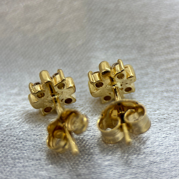 18K Diamantörhängen i Korsdesign - 0,12ct