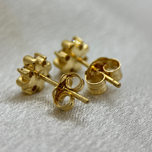 18K Diamantörhängen i Korsdesign - 0,12ct